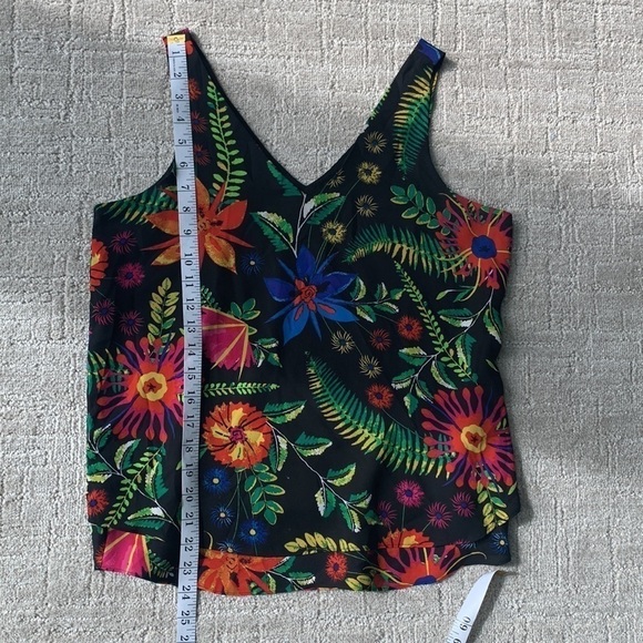 Violet+claire Tropical Botanical Layered V neck Tank - Picture 6 of 9
